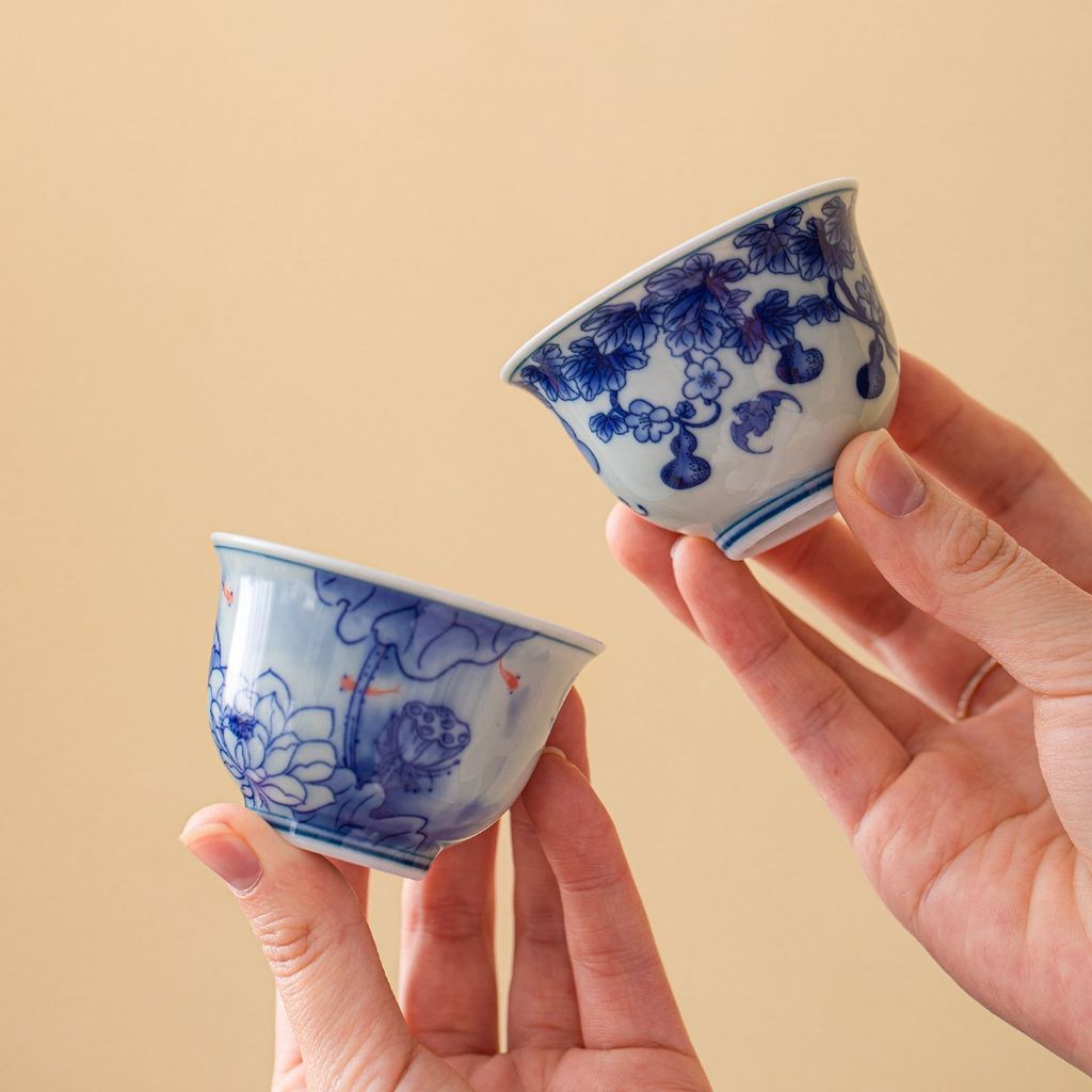 CHÉN SỨ THƯỞNG TRÀ BẰNG SỨ CẢNH ĐỨC TRẤN MEN LAM – TINH HOA TRÀ ĐẠO PHƯƠNG ĐÔNG