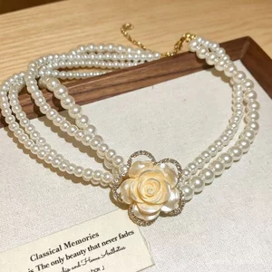 Vòng Cổ Ngọc Trai Camellia Nhiều Lớp Nữ Retro Ánh Sáng Sang Trọng Tất Cả Trận Đấu Vòng Cổ Thời Trang Cao Cấp Thiết Kế Niche Chuỗi Xương Đòn
