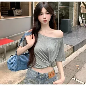Cổ áo chéo phong cách cay ngọt ngào lệch vai Hot Girl ngắn rốn hàng đầu phong cách Hàn Quốc mùa hè Sản phẩm mới Áo thun màu xám thông thường