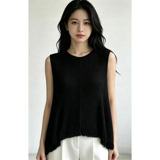 Áo Vest không tay xếp ly Miyake cổ tròn có viền thường ngày