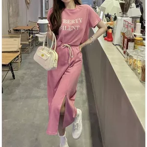 Bộ đồ thời trang thông thường dành cho nữ Mùa hè Phong cách mới Hot Girl Áo thun ngắn nữ Phong cách muối Mặc váy Bộ đồ hai mảnh