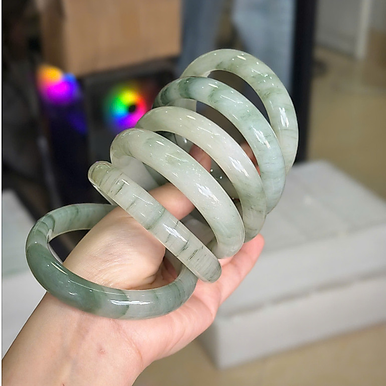 Vòng tay Thiên Sơn Thuý bản hẹ trang sức thời trang cao cấp bằng đá tự nhiên nguyên khối