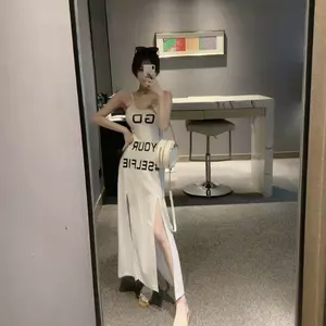 Váy dài vừa phải có khe hở in hình Slim @