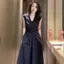 Đầm rộng cổ chữ V chui vai sang trọng không tay che xác thon gọn hơn hình quả lê hơi béo vừa vặn thân thiện
