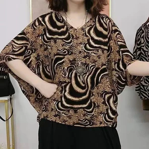 Áo Sơ Mi Tay Dơi VN, Cô Gái Plump, Phong Cách Nữ, 2024 Phong Cách Mới, Phong Cách Phương Tây, Nửa Tay Thời Trang Trẻ Trung, Che Mỡ, Áo Thun Mỏng.