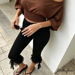 Quần Capri nữ Sheer Lưới chắp vá loe viền lưng thun Quần crop thon gọn