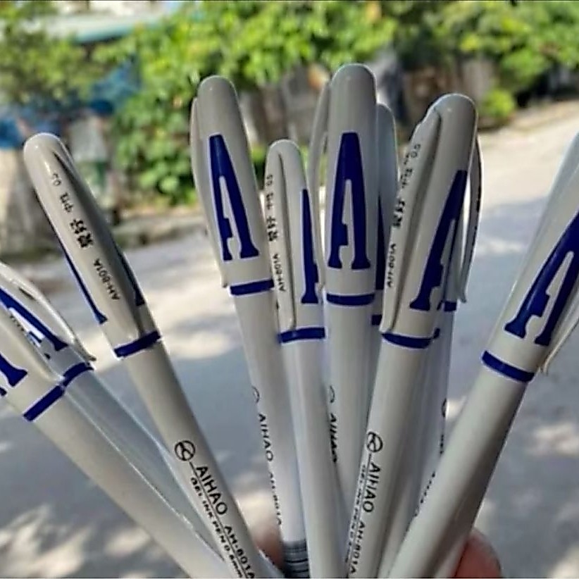 1 Hộp (12) Chiếc Bút Chữ A -hoa việt