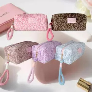 BeautifulHomeA Túi Trang Điểm Sang Trọng Có Tay Cầm Du Lịch Mềm Mại Túi Bảo Quản Mỹ Phẩm Di Động In Hình Tình Yêu Tổ Chức Hộp Đựng Bút Chì Dễ Thương Túi Ly Hợp VN