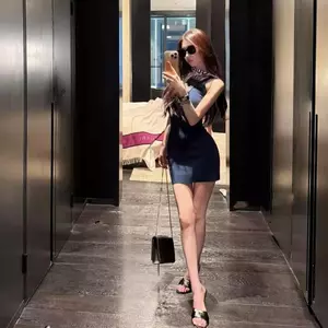 Váy dệt kim cổ dây Hot Girl kiểu Pháp không tay ôm vừa vặn mùa hè cho nữ Váy ôm hơn