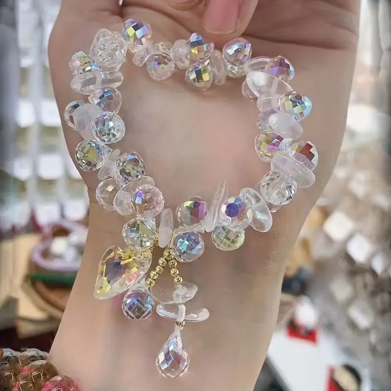 Vòng tay pha lê thời trang, phong cách mới phù hợp cho tình yêu và các dịp đặc biệt