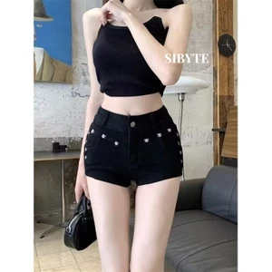Sibyte- Quần Short Jeans Đen Siêu Ngắn Phối Đinh Tán Phong Cách Mỹ Thiết Kế Tôn Dáng Hot Trend Cho Nàng Cá Tính