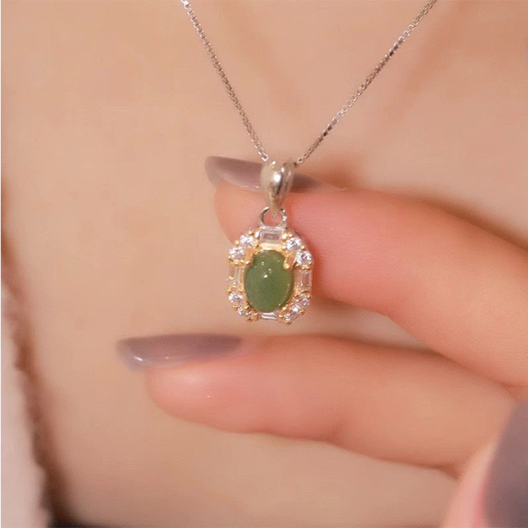 Vòng cổ mặt dây chuyền tinh tế pha lê xanh
