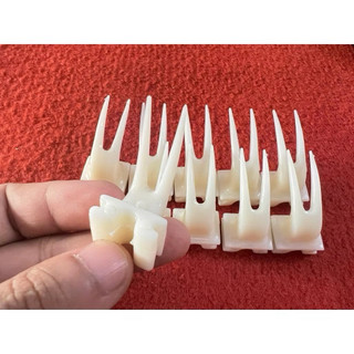 Combo 10 Xiên hoa quả cho chim cảnh - Xiên nhựa Tàu màu trắng cho chim khuyên - chim chào mào,chích chòe, hút mật