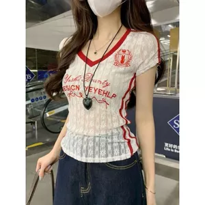 Mùa hè Phong cách mới kiểu Mỹ Retro Slim-fit Slimer Look Thời trang Cổ chữ V Áo thun ngắn tay thêu ren trong suốt hơi