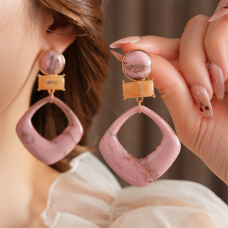 Bông tai kim cương nhựa bạc thời trang và tối giản