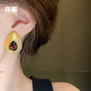 Vòng cổ giọt nước đính kim cương cổ điển thời trung cổ Retro Niche Dây chuyền xương đòn cao cấp Phong cách cung điện Vòng cổ không phai màu 2026-6-11
