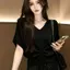 Tay áo búp bê cổ chữ V kiểu Pháp Dây rút không đều Áo len lụa băng dành cho nữ Mùa hè Phong cách mới Slim-fit thon gọn hơn