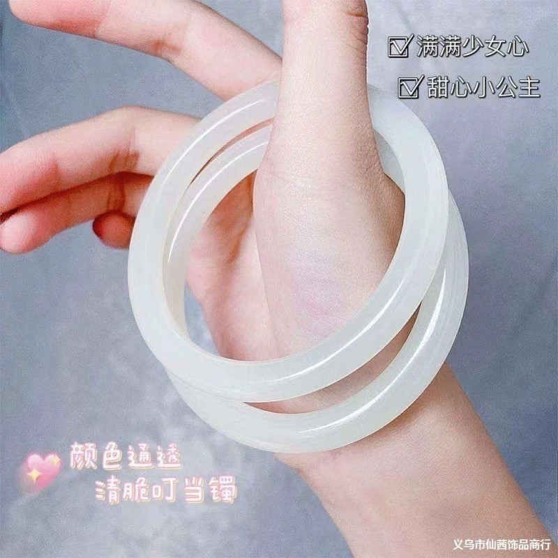 Vòng tay đá mắt mèo cô gái trẻ