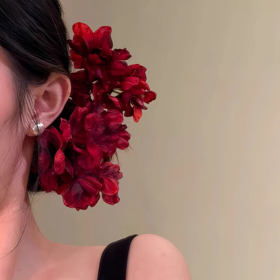 Vải hoa kẹp tóc sang trọng - phụ kiện tóc thiết kế thời thượng cho nữ