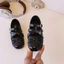 Sandal bé gái họa tiết đan thừng nổi bật, chất liệu da bóng cao cấp, quai cài dễ đi giày dự tiệc đi chơi