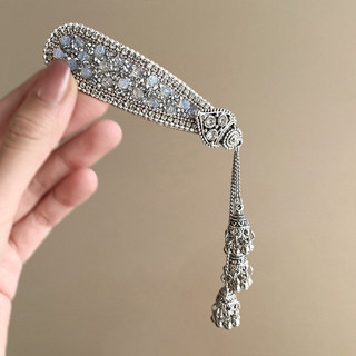 Kẹp tóc thiết kế hình trái tim với kim cương giả, phù hợp dùng hàng ngày ở nhà, văn phòng và ngoại thất