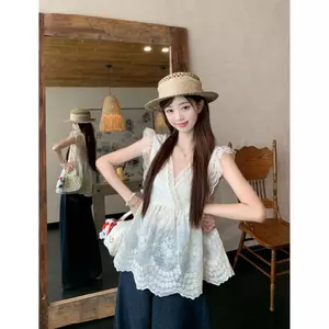 Áo sơ mi ren cổ chữ V kiểu Pháp hàng đầu dành cho nữ Mùa hè Phong cách mới Dây xù Khâu ren Áo Vest không tay