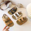 Dép sandal quai ngang bản to cho bé, chất liệu da mềm không gây đau chân, kiểu dáng hot trend, phù hợp đi chơi