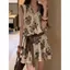 026 Mùa Hè Phong Cách Mới Nẹp Eo Ôm Hơn Nhìn Retro In Rend-Up Váy Ngắn Cao Cấp 2 Tính Khí Phong Cách Kỳ Nghỉ Trượt Tuyết Ngắn