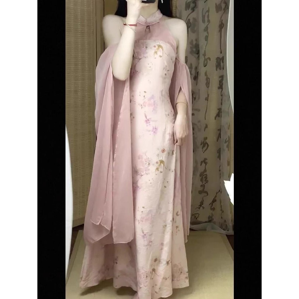 Đầm dây màu hồng phong cách Trung Quốc, phù hợp cho lễ đính hôn