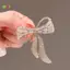 < Honeyba > Thắt Nơ Kim Cương Giả Thổ Cẩm Nữ Đơn Giản Cá Tính Thời Trang Pin Phù Hợp Với Chống Ánh Sáng Xòa Trang Sức Quà Tặng Đẹp