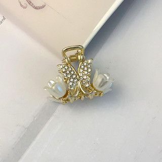 Kẹp tóc nhỏ bướm ngọt ngào với kim cương giả - Phong cách thanh lịch và thời thượng