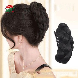 Set tóc giả bện mềm mại, decorate với nụ hoa, và có họa tiết tinh tế ở phần sau.