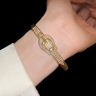 Thắt lưng và vòng tay zircon châu Âu - Mẫu thời trang cá tính dành cho nữ
