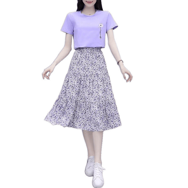 Set áo thun và chân váy midi in hoa màu tím, ôm sát và hợp thời trang, hoàn hảo cho mùa hè,tôn dáng, nữ tính