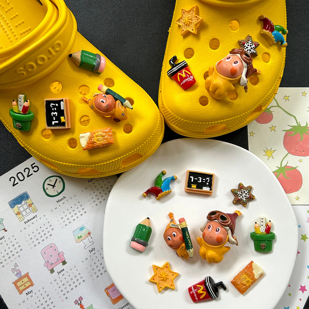 POP MART Starman phụ kiện giày DIY dễ thương, hoa thích ứng với CROCS, có thể tháo rời, phù hợp nhiều kiểu giày