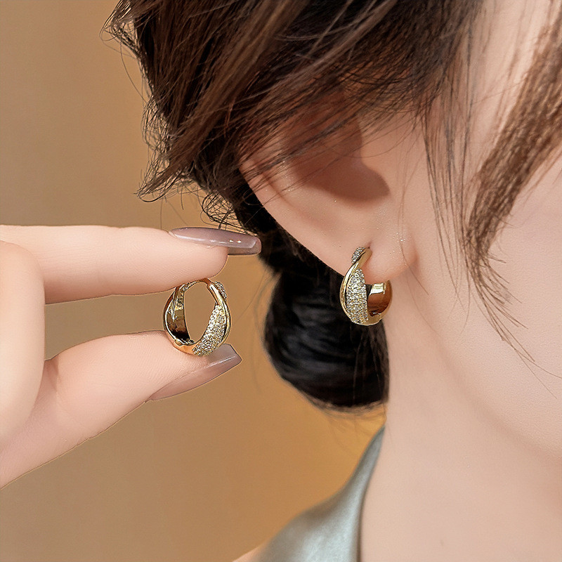 Bông tai nữ sang trọng tối giản vàng