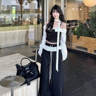 Bộ Thời Trang Summer Phong Cách Hàn Quốc: Áo Ren Một Vai và Quần Ống Rộng Chấm Bi