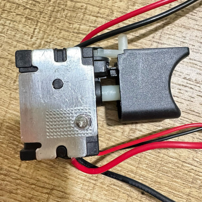 Công Tắc Khoan Pin Có Điều Tốc Đảo Chiều Thay Thế Cho Máy Khoan 21V, Có Đèn LED, Dễ Lắp Đặt, Tiện Lợi, Chất Lượng Cao