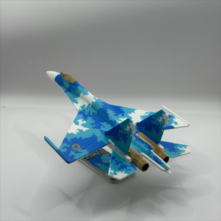 Mô hình kit lắp ráp máy bay chiến đấu Su-27 Flanker