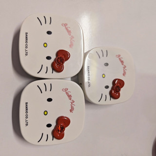 HỘP ĐỰNG KÍNH ÁP TRÒNG HELLO KITTY – PHỤ KIỆN NHỎ XINH KHÔNG THỂ THIẾU CHO CÁC NÀNG