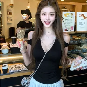Design Feel Black Deep V Sling Áo thun quây mùa hè Đẹp tinh khiết bên ngoài Slim-fit Top
