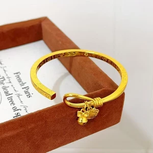 Vòng tay mở chắc chắn phong cách Trung Hoa thời thượng, từ chất liệu tốt, phù hợp làm quà tặng