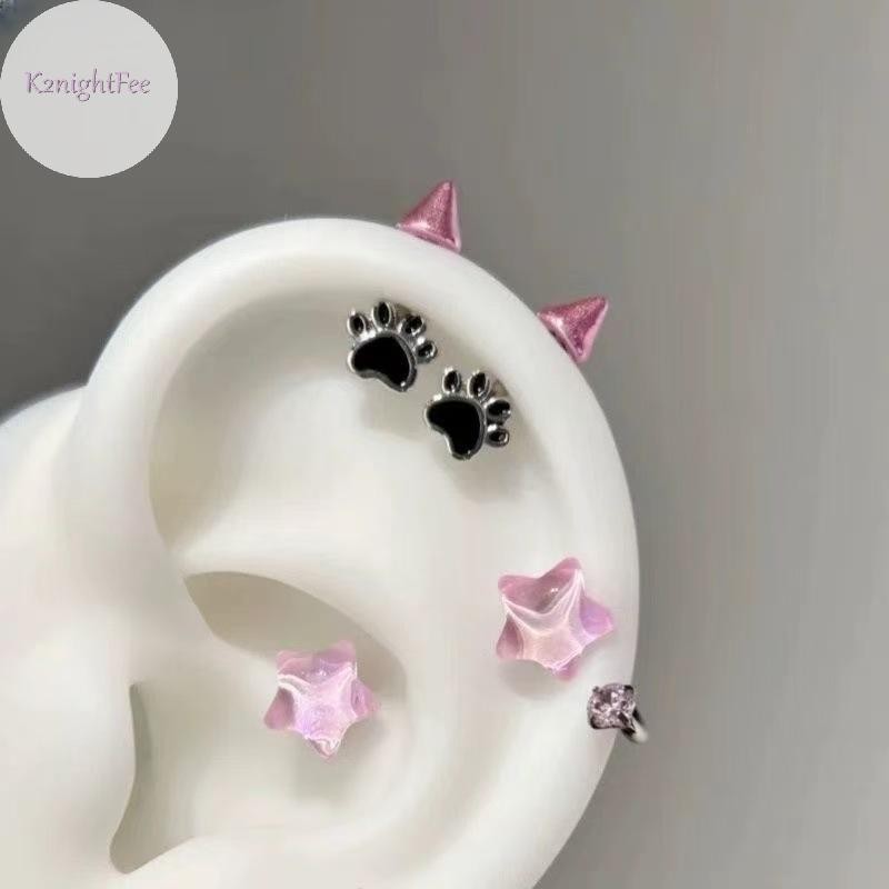 Bông tai zircon đỏ và dây xích xuyên, thiết kế gothic với đinh tán xương, phù hợp nam/nữ, xu hướng Y2K