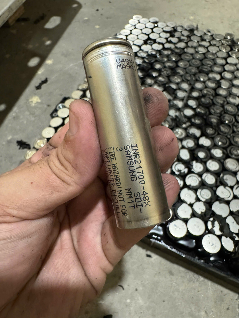 Pin tháo xe điện Li ion Samsung 21700 48X 4800mAh 20A xe VF8-9