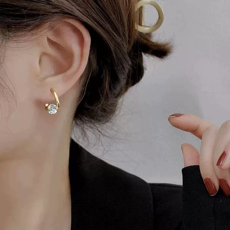 Bông tai kim cương cao cấp thanh lịch, nhẹ nhàng sang trọng, phù hợp tiệc tùng thời thượng