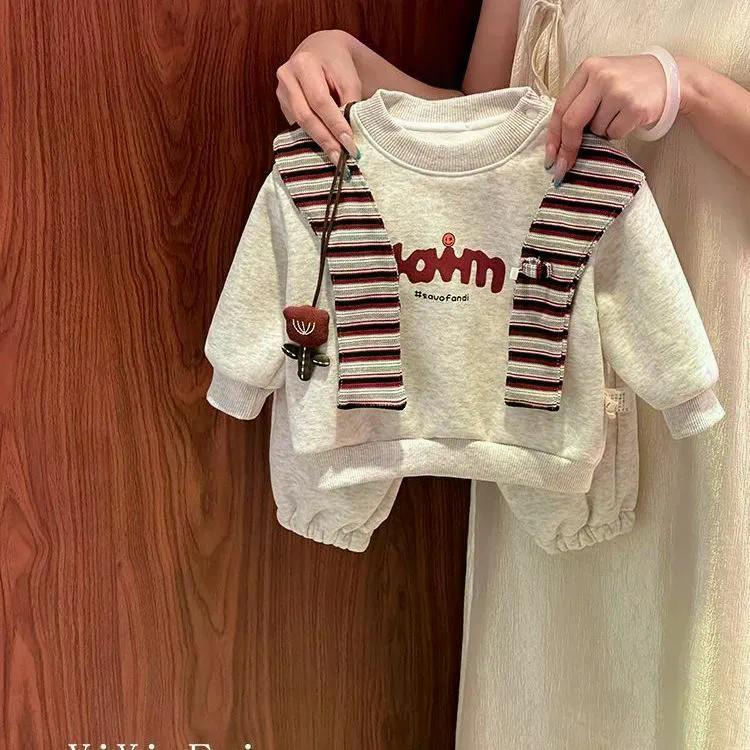 Bộ đồ mùa thu trẻ em Khăn choàng hai mảnh bán chạy + Áo + Quần Thời trang thời trang Chia đầu thu