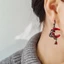 Bông tai bất đối xứng Đá quý mặt trăng đỏ - Bông tai Gothic - Mặt dây đeo tai tối theo phong cách Hip-pop Gothic cá tính - Phụ kiện trang sức - Khóa tai dây chuyền tua rua / Giao hàng miễn phí