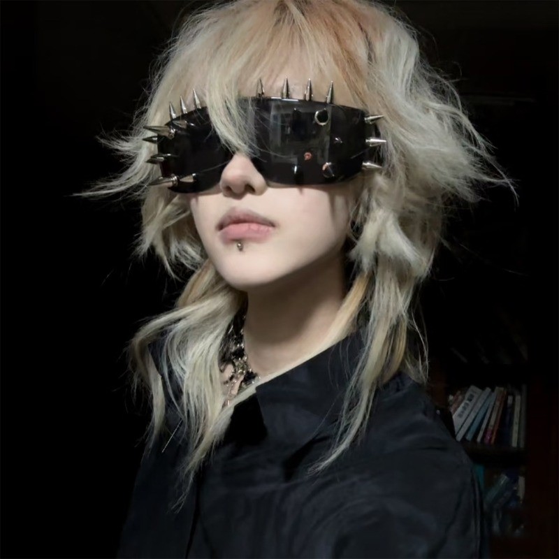 Kính Chống Nắng Retro Gothic Khung Lớn UV400 - Thiết Kế Sáng Tạo Với Đinh Tán Kim Loại, Phù Hợp Lễ Hội