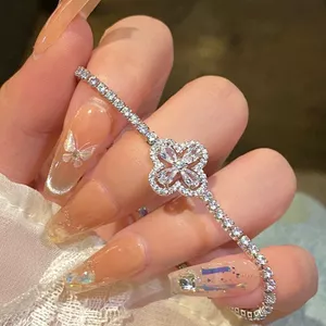 Siêu Nhấp Nháy Full Kim Cương Bốn Lá Vòng Tay Nữ Nhẹ Sang Trọng Niche Vòng Tay Cao Cấp Phong Cách Mới Tính Khí Tinh Tế Vòng Tay Cao Cấp 2