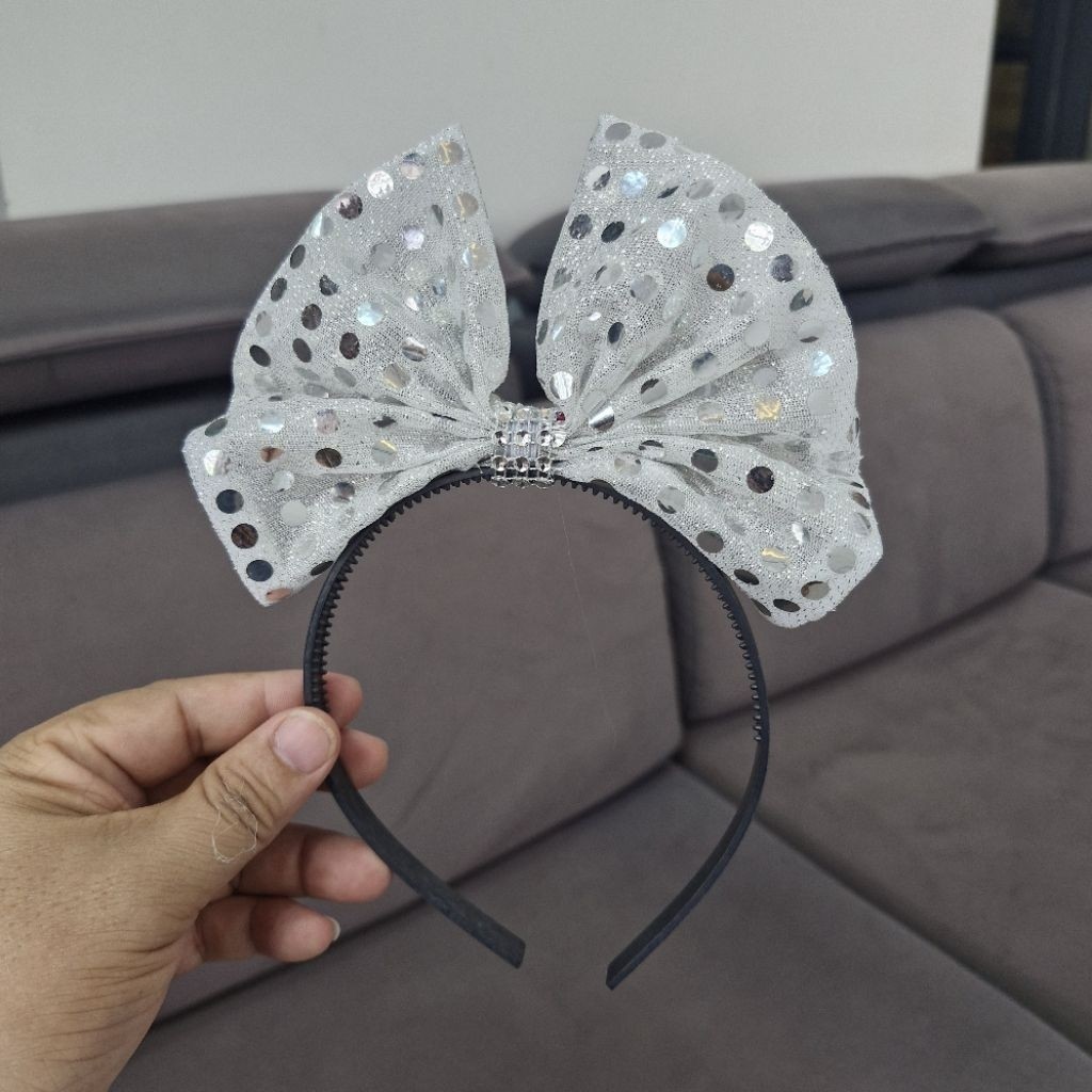 Nơ cài tóc vải kim sa dùng kết hợp váy bồng biểu diễn văn nghệ, Đạo cụ phụ kiện Nguyễn Nhật